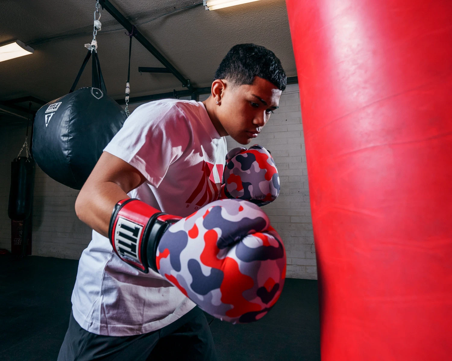 TITLE Boxing Infused Foam Camo Color Pop Bag Gloves 7 TITLE Boxing Infused Foam Camo Color Pop Bag Gloves - Image 7