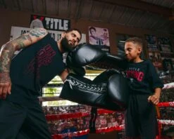 TITLE Boxing Jumbo Boxing Gloves 2.0 -TITLE Boxing Shop JBG2BK 3