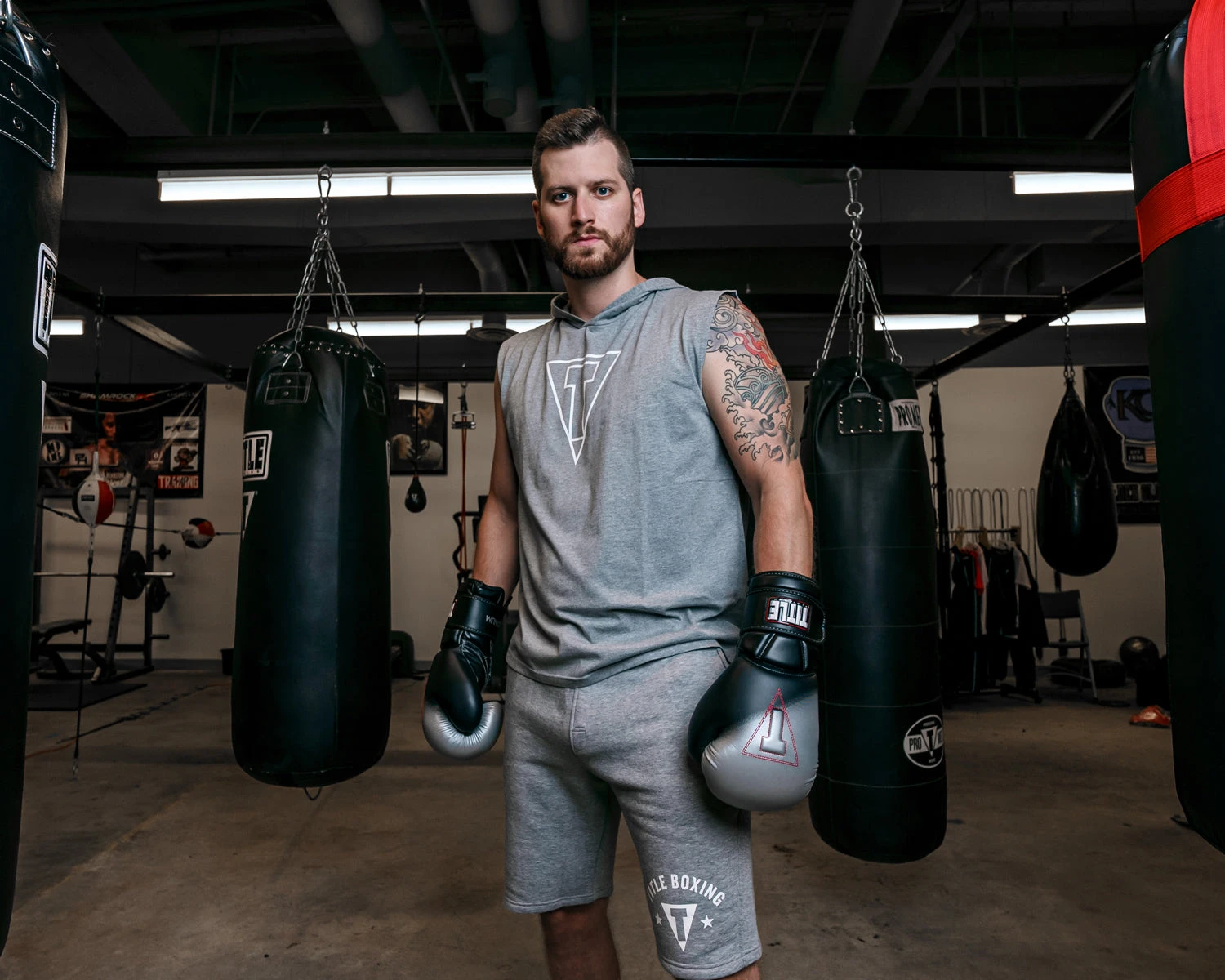 TITLE Boxing Outline Sleeveless Hoodie 7 TITLE Boxing Outline Sleeveless Hoodie - Image 7