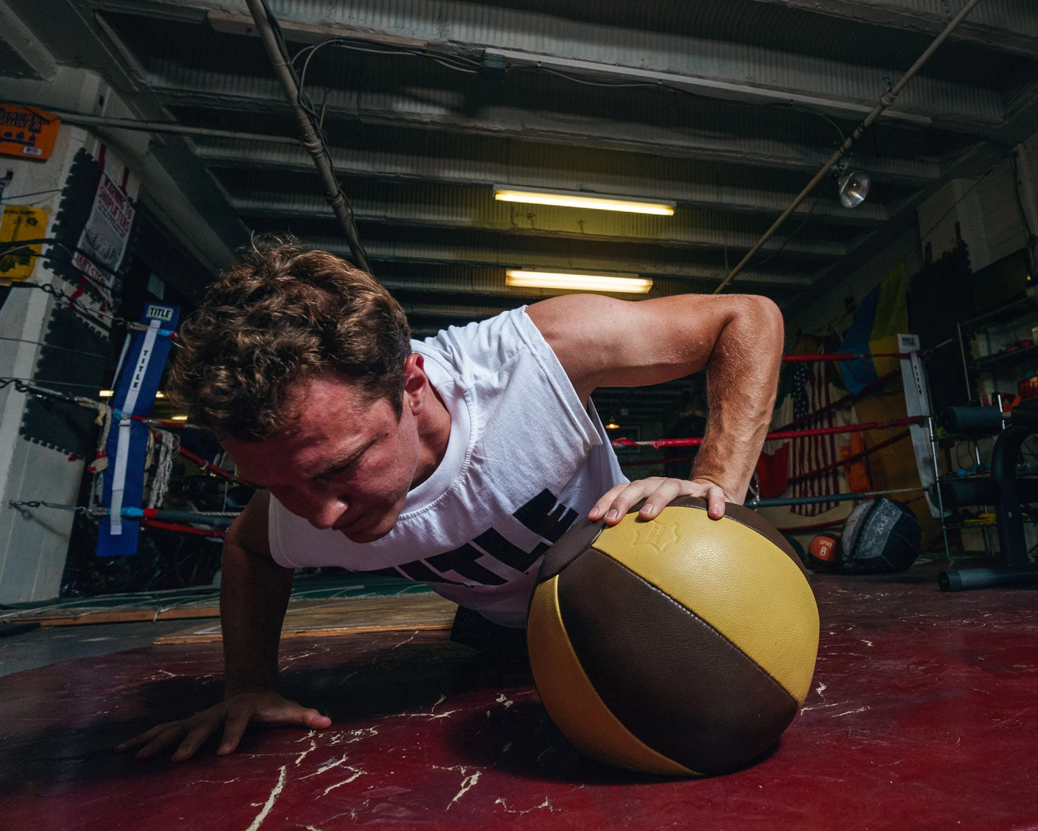 TITLE Boxing Retro Leather Medicine Balls 3 TITLE Boxing Retro Leather Medicine Balls - Image 3