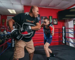 TITLE Boxing Aerovent Excel Incredi-Mitts 2.0 16 TITLE Boxing Aerovent Excel Incredi-Mitts 2.0 -TITLE Boxing Shop TAEPM2BKRD 1