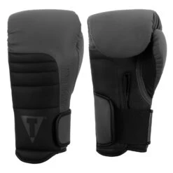 TITLE Boxing Combat Bag Boxing Gloves 2.0 -TITLE Boxing Shop TITLE Boxing Combat Bag Gloves 2.0 main view COMBG2 GR BK 1