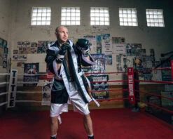 TITLE Boxing Pro Fingertip Robe 2.0 -TITLE Boxing Shop TSRF2BKWH 1