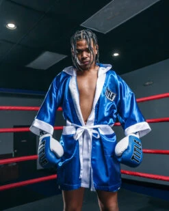 TITLE Boxing Pro Fingertip Robe 2.0 -TITLE Boxing Shop TSRF2BLWH 2