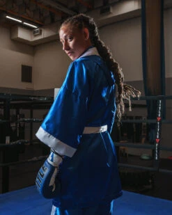 TITLE Boxing Pro Fingertip Robe 2.0 -TITLE Boxing Shop TSRF2BLWH 2 c3ac2925 0f5a 4e1e b1ef 44016b924567