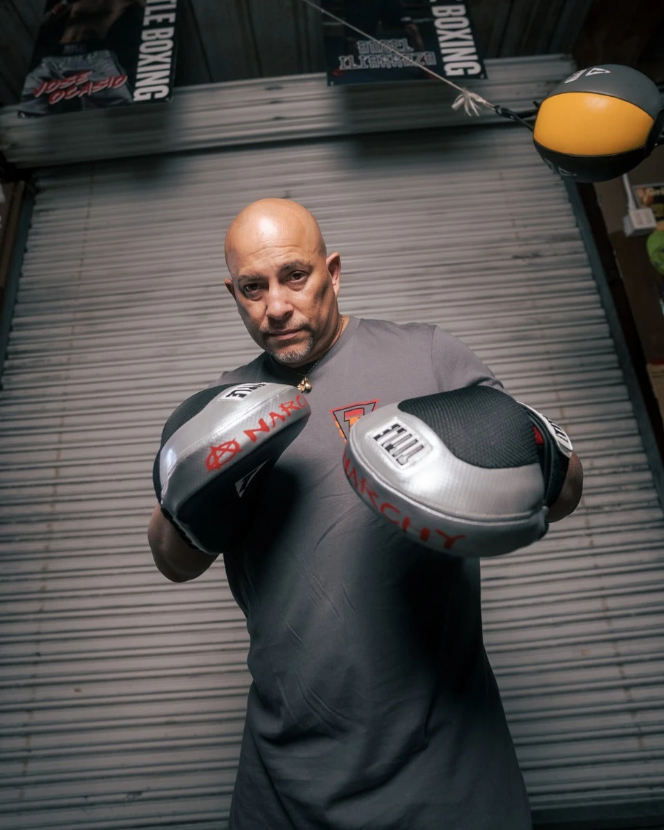 TITLE Boxing Aerovent Anarchy Punch Mitts 2 TITLE Boxing Aerovent Anarchy Punch Mitts - Image 2