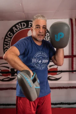 TITLE Boxing Air Pocket Technology Punch Mitts -TITLE Boxing Shop airmt 2