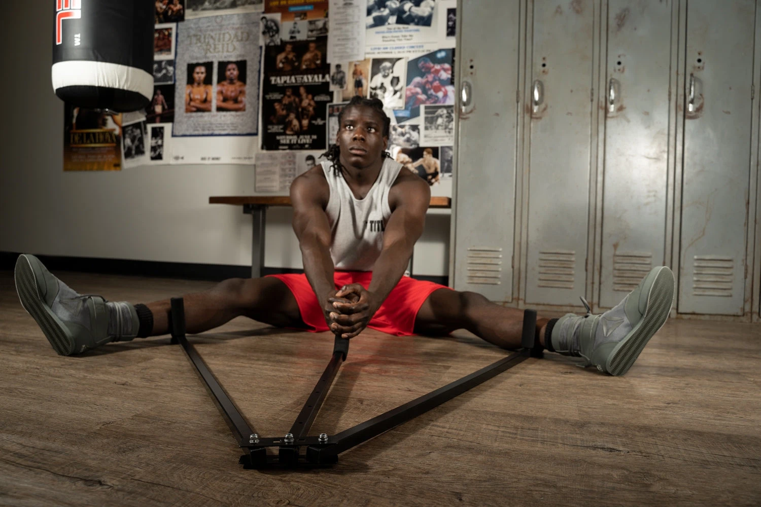 TITLE Boxing Deluxe Leg Stretch 2 TITLE Boxing Deluxe Leg Stretch - Image 2